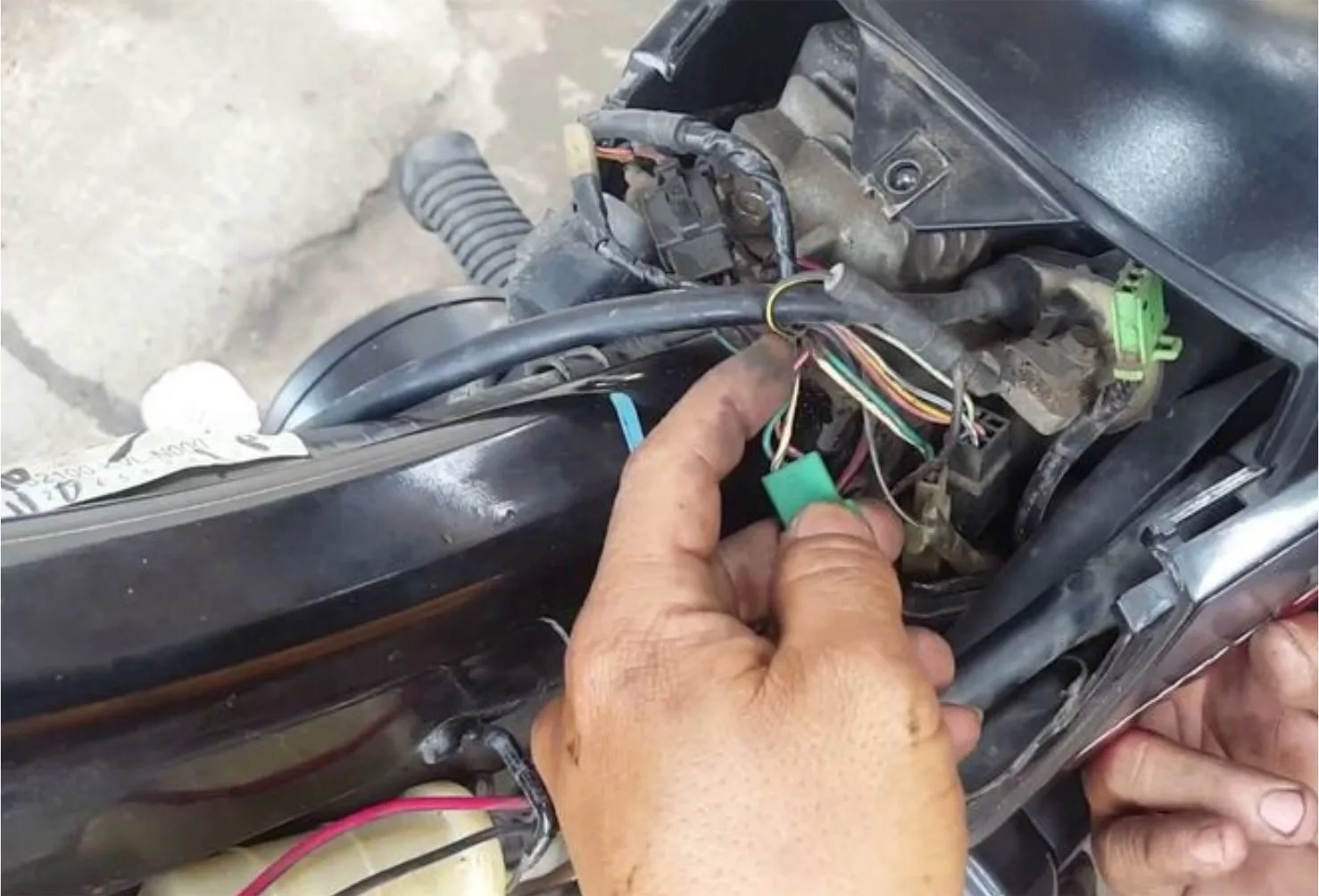 cara memeriksa kebocoran arus listrik pada sepeda motor